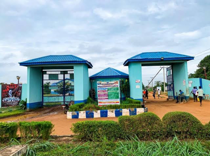 The security at the Ogun state Institute of Technology (OGITECH), on Monday barred some students from entering the campus on the condition of indecent dressing. 


According to reports, the students were denied entry to the polytechnic because of their footwears. 

While addressing the students, the students union said they have met with the school management and also head of departments where it was concluded that students with leather palm slippers will be allowed to polytechnic campus henceforth

According to a statement released by the student union: "The students' union government swung into action on Monday having witnessed the situation at the gate where students with leather palm slippers weren't allowed in as against the usual acceptable code of dressing in the school, having made several consultation the union sought the attention of the management in a meeting... 

"The meeting which had in attendance representatives of the Departmental Heads on campus was held in a bid to reach a common ground regarding the footwear type to be allowed in school."

"The union brought to note the Importance of good dressing but however buttressed that leather palm slippers is a footwear that also dictate good and responsible dressing and as such should be allowed into the school premises...

"The polytechnic is a community of people from various learnings: in value, religious and ideological viewpoints etc. And before making any policy, these dichotomies must be addressed with consideration to the secularity of the Institution, so that we do not end up imposing our own sectarian moral standards on people of varying standards. "

"After much deliberation and discussion it was agreed that Students with Leather palm slippers would be allowed into the school, however the use of slides is prohibited, as Slides doesn't depict good dressing."

