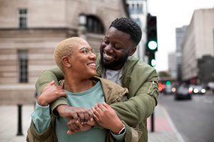 Is it Good to Date Your Age Mate? The Advantages and Disadvantages of Dating the Same Age as You 