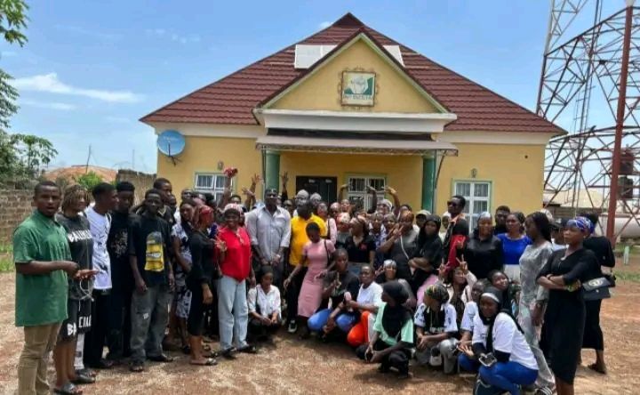 Field Experience: Lenspoly Offa FLM Students Visit TNT FM