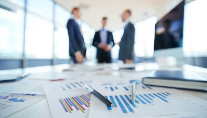 Financial Advisor Red Flags That Could Cost You Money
