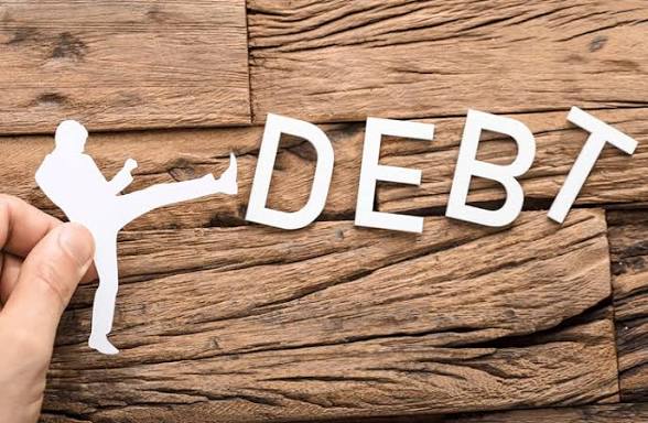 How to Stop Borrowing Money Before the End of Every Month