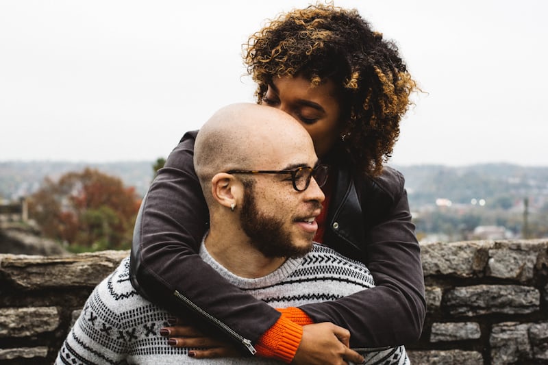 How to Write a Dating Bio That Gets Replies